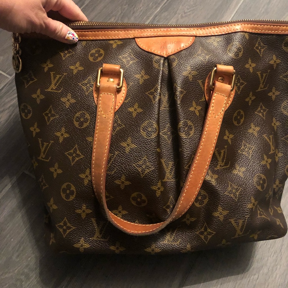 **NEW** Photos 💯 authentic Louis Vuitton Palermo